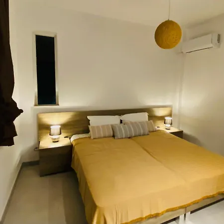 Apartament Marmaraki & *