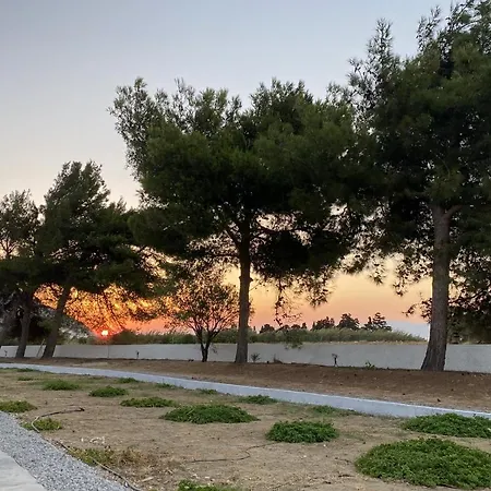 Marmaraki Village House&apartments