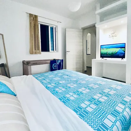 Appartement Marmaraki & *